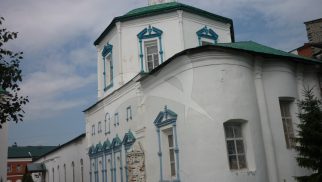 Ансамбль Троицкого монастыря: Троицкая церковь — 1685 — 1689 гг.